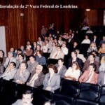 Plateia acompanha a solenidade